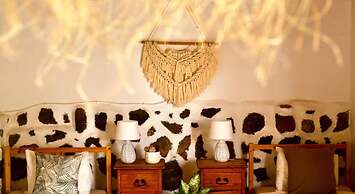 Studio With Pool, Garden and Open Roof Bathroom