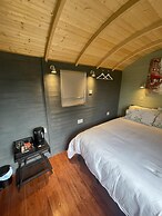 Enchanted Cabin Retreat in Sibford Gower