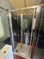 Enchanted Cabin Retreat in Sibford Gower