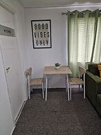 Birmingham Luxury House - Modern Retreat