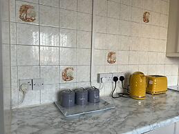 Birmingham Luxury House - Modern Retreat