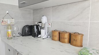 137 AN - Stay ZEA Studio