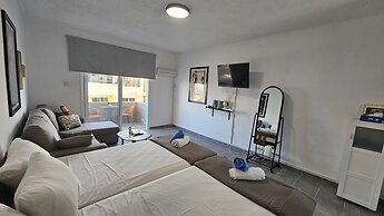 137 AN - Stay ZEA Studio