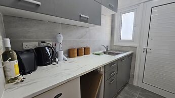 137 AN - Stay ZEA Studio