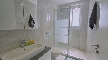 136 LCA - Stay Aquamarine Apartment