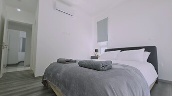 136 LCA - Stay Aquamarine Apartment