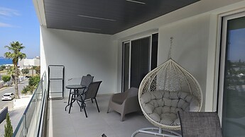 136 LCA - Stay Aquamarine Apartment