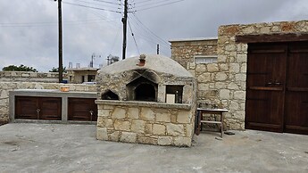 133 DRO - Stay Akoni House