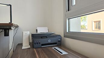 130 LCA -stay Digital Den Apartment