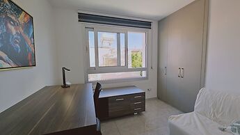 130 LCA -stay Digital Den Apartment