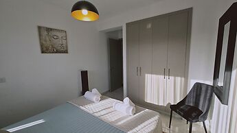 130 LCA -stay Digital Den Apartment