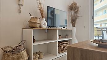 141 LCA - Stay Miracle Apartment