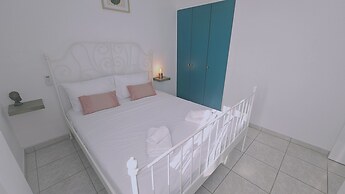 143 LCA - Stay Kastella Beach Apartment