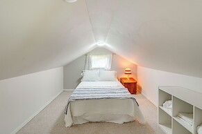 Near Mystery Falls: Marblemount Cabin w/ Fireplace