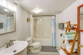 Near Mystery Falls: Marblemount Cabin w/ Fireplace