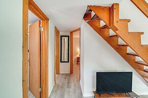 Near Mystery Falls: Marblemount Cabin w/ Fireplace