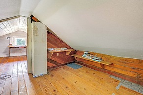 Near Mystery Falls: Marblemount Cabin w/ Fireplace