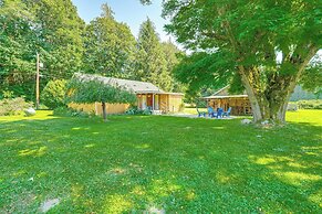 Near Mystery Falls: Marblemount Cabin w/ Fireplace