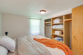 Near Mystery Falls: Marblemount Cabin w/ Fireplace