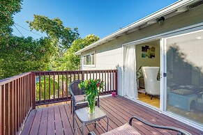 Charming Oakland Home w/ Fireplace & Deck!