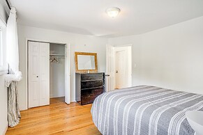 Charming Oakland Home w/ Fireplace & Deck!