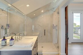 Port Clinton Home w/ Lake View - Walk to Beach!