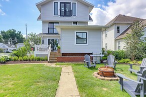 Port Clinton Home w/ Lake View - Walk to Beach!