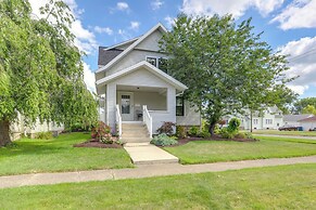 Port Clinton Home w/ Lake View - Walk to Beach!