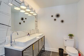 Port Clinton Home w/ Lake View - Walk to Beach!