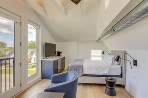 Port Clinton Home w/ Lake View - Walk to Beach!