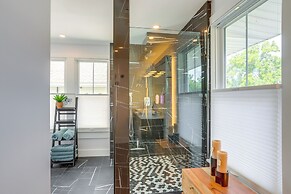 Port Clinton Home w/ Lake View - Walk to Beach!