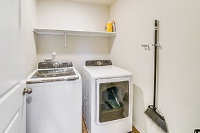 San Antonio Home w/ Pool Access: 11 Mi to Seaworld