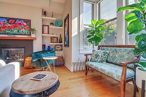 Vibrant Downtown Cincinnati Townhome w/ Sauna!