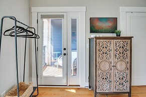 Vibrant Downtown Cincinnati Townhome w/ Sauna!