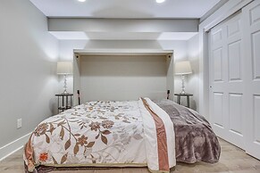 Vibrant Downtown Cincinnati Townhome w/ Sauna!