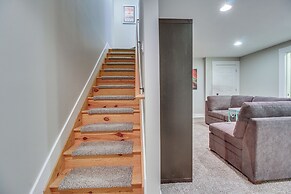 Vibrant Downtown Cincinnati Townhome w/ Sauna!