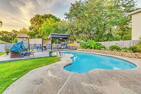 Fort Walton Beach Home w/ Pool: 5 Mi to Beach!