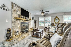 Fort Walton Beach Home w/ Pool: 5 Mi to Beach!