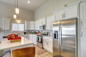 13 Mi to Dtwn Fargo: North Dakota Family Home!