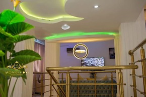 MONDEESTARS LUXURY HOME