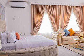 MONDEESTARS LUXURY HOME