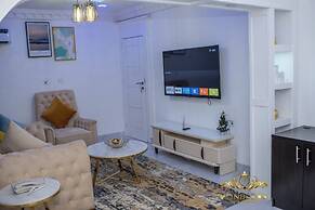 MONDEESTARS LUXURY HOME