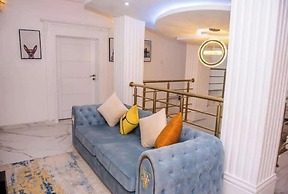 MONDEESTARS LUXURY HOME