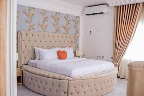 MONDEESTARS LUXURY HOME