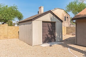 Beautifully Renovated Glendale Retreat 3 Bedroom Home by RedAwning