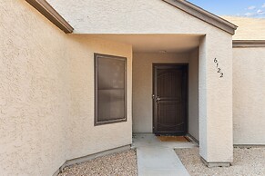 Beautifully Renovated Glendale Retreat 3 Bedroom Home by RedAwning