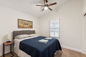 Beautifully Renovated Glendale Retreat 3 Bedroom Home by RedAwning