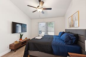 Beautifully Renovated Glendale Retreat 3 Bedroom Home by RedAwning