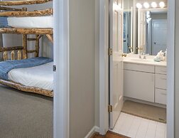 Scorpio 103 4 Bedroom Condo by RedAwning