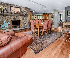 Scorpio 103 4 Bedroom Condo by RedAwning